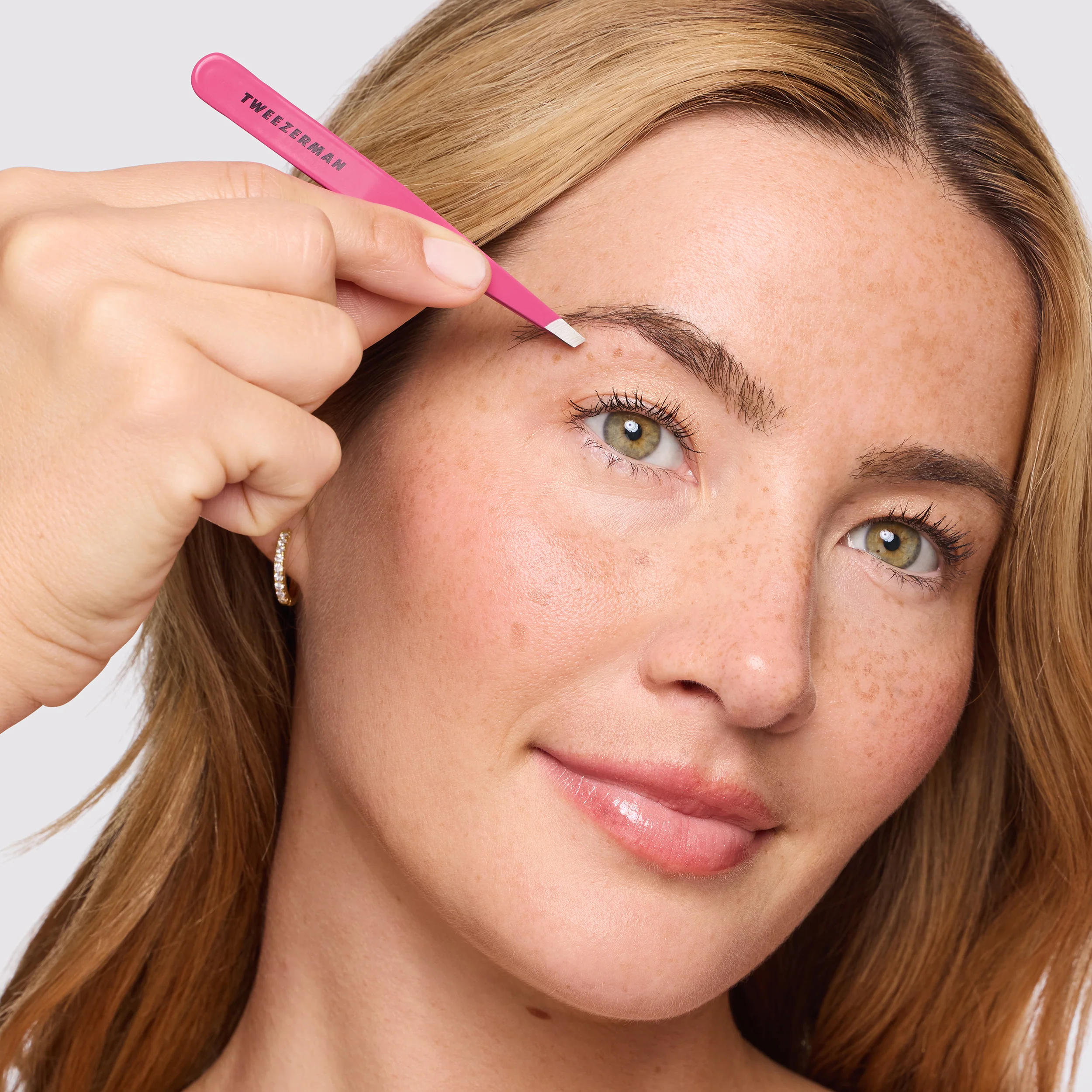 Pretty in Pink Slant Tweezer and Classic Lash Curler - Image 3