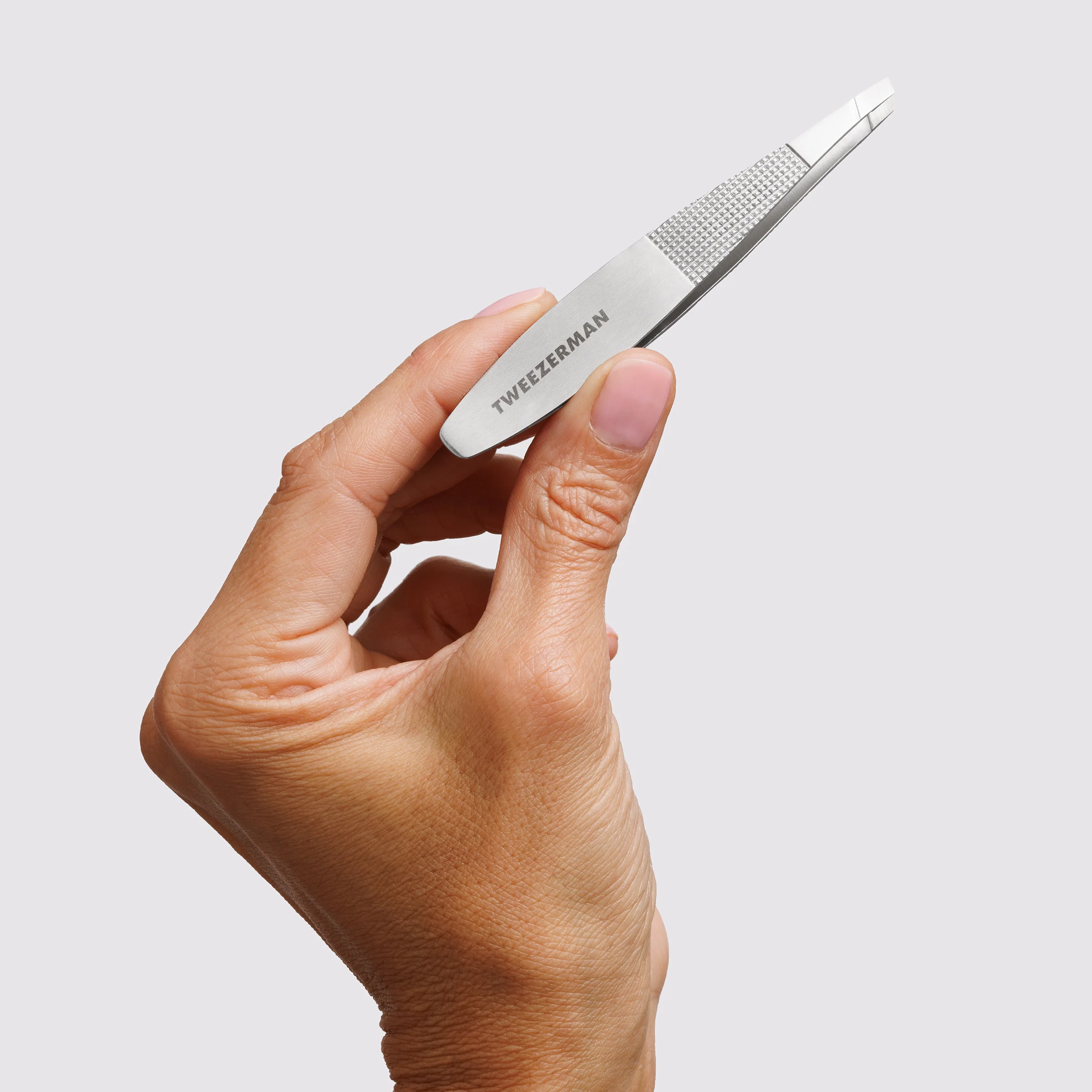 Wide Grip Slant Tweezer - Image 3